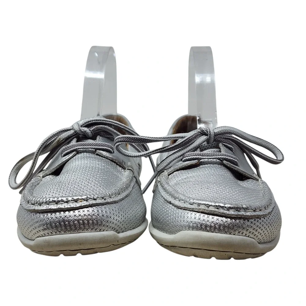 Clarks Boat Shoe 7.5 Wom Cliffrose Silver Metallic Perforated Leather ExtraLight
